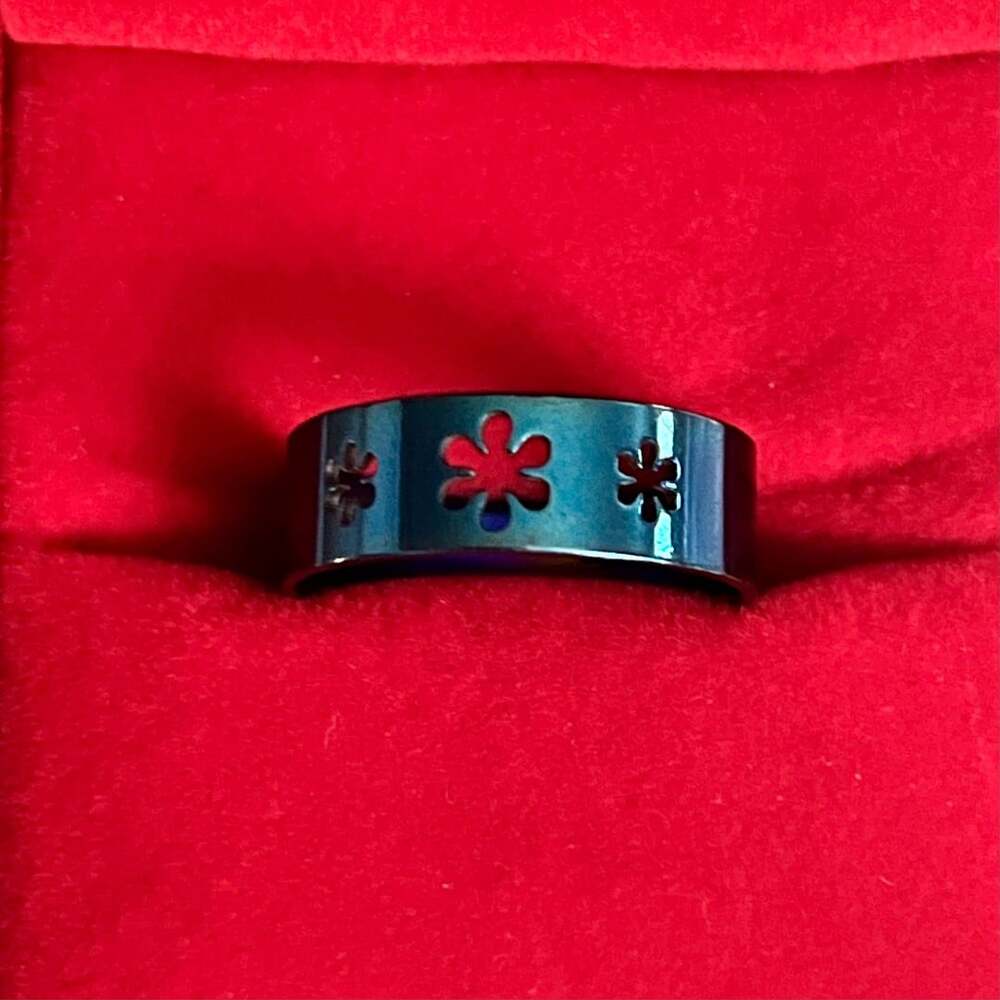 Metallic Blue Steel Flower Cutout 6mm Band Unisex Ring Size 9